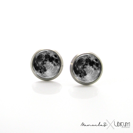 Titanium earrings featuring a full moon design, available in 8mm and 10mm sizes. Lightweight, hypoallergenic, and safe for sensitive ears
